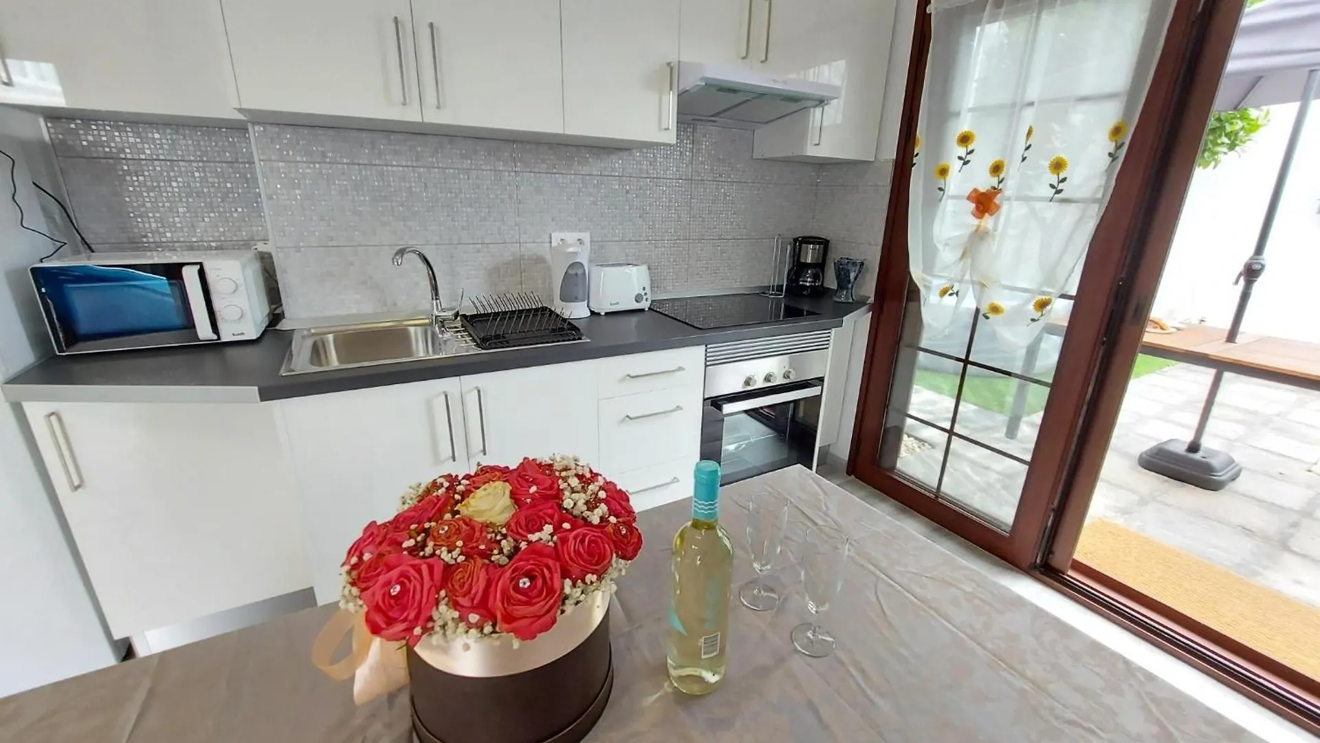 Villa Blanca Apartment, Garden View 2 Bedrooms 阿德耶